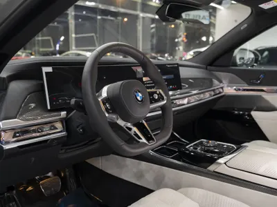 2026 بي ام دبليو الفئة السابعة 735أي