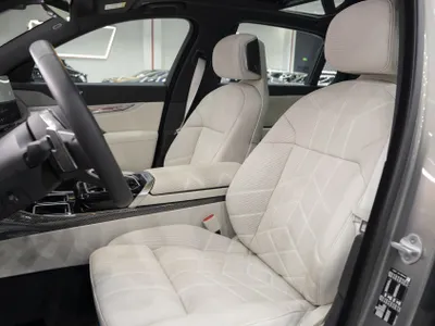 2026 بي ام دبليو الفئة السابعة 735أي