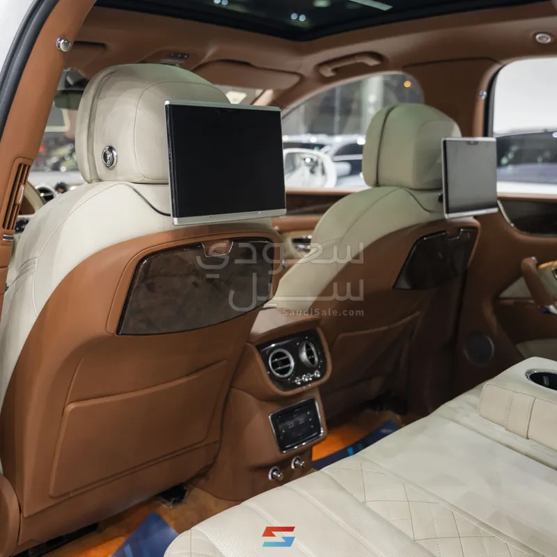 2017 بنتلي بنتايجا الاصدار الاول