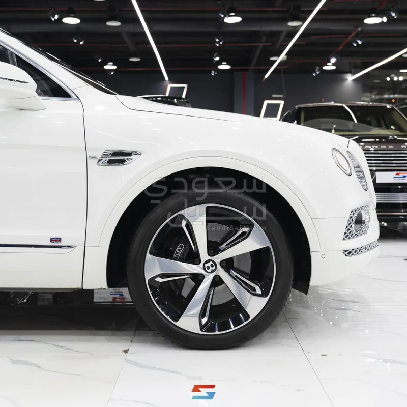 2017 بنتلي بنتايجا الاصدار الاول