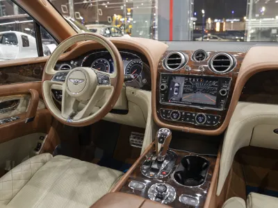 2017 بنتلي بنتايجا الاصدار الاول