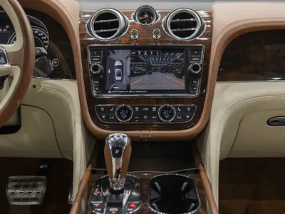 2017 بنتلي بنتايجا الاصدار الاول