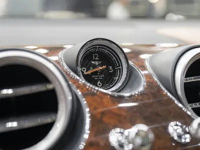 2017 بنتلي بنتايجا الاصدار الاول