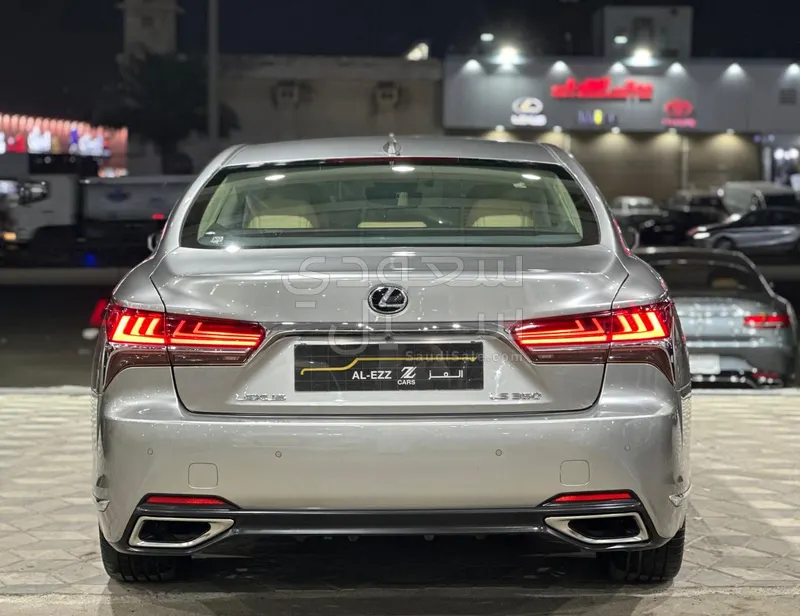 2018 لكزس إل إس 350