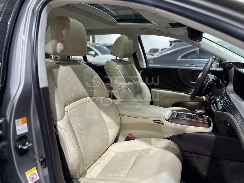 2018 لكزس إل إس 350