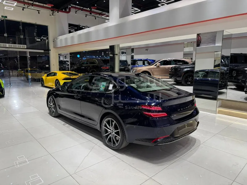 2025 جينيسيس جي 70