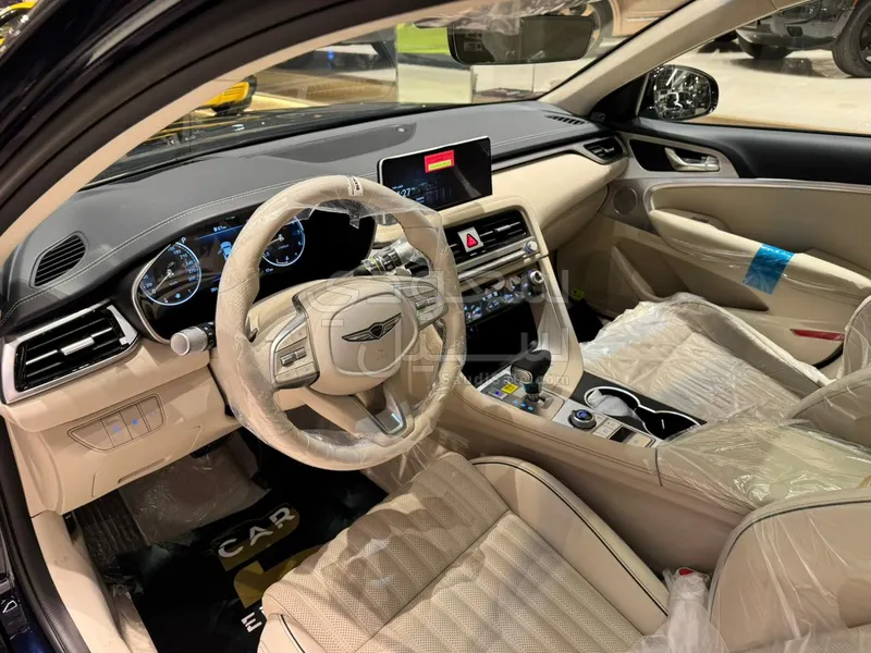 2025 جينيسيس جي 70