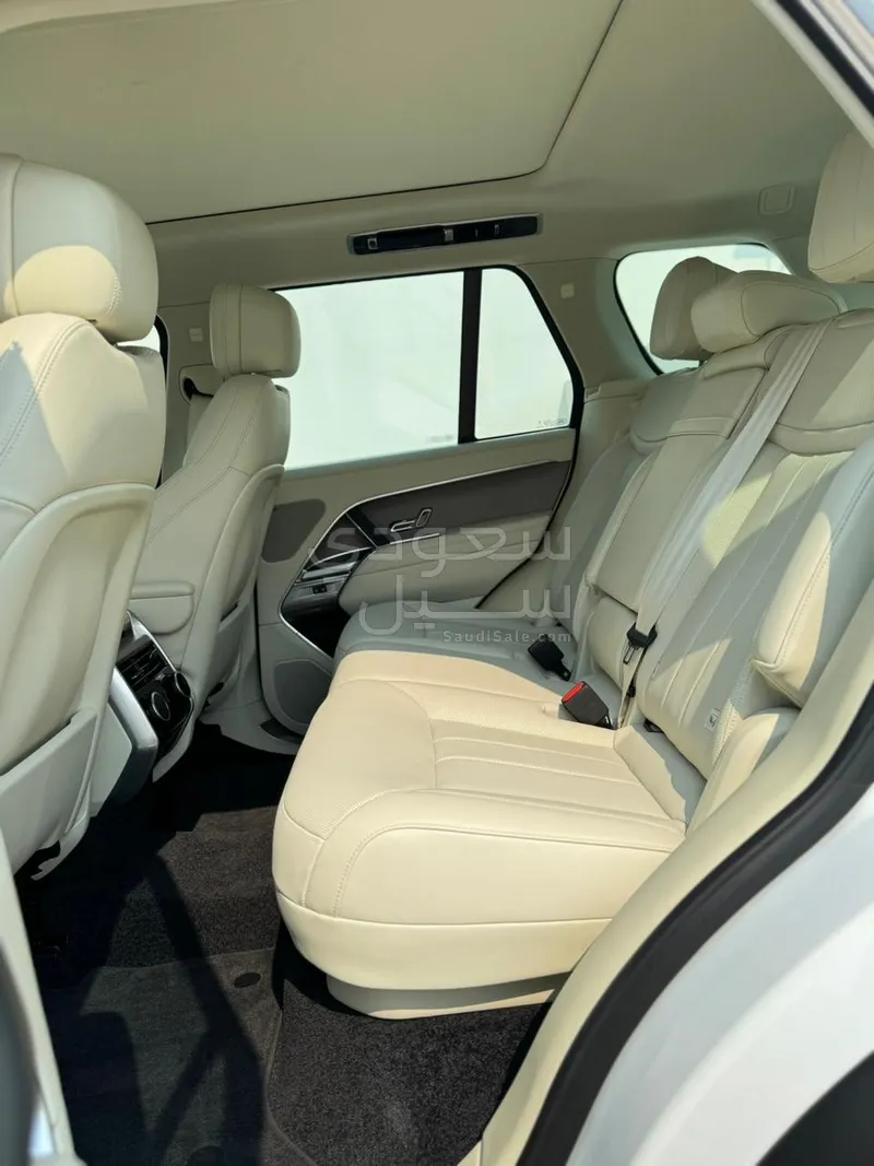 2024 لاند روفر رينج روفر فوج اس اي