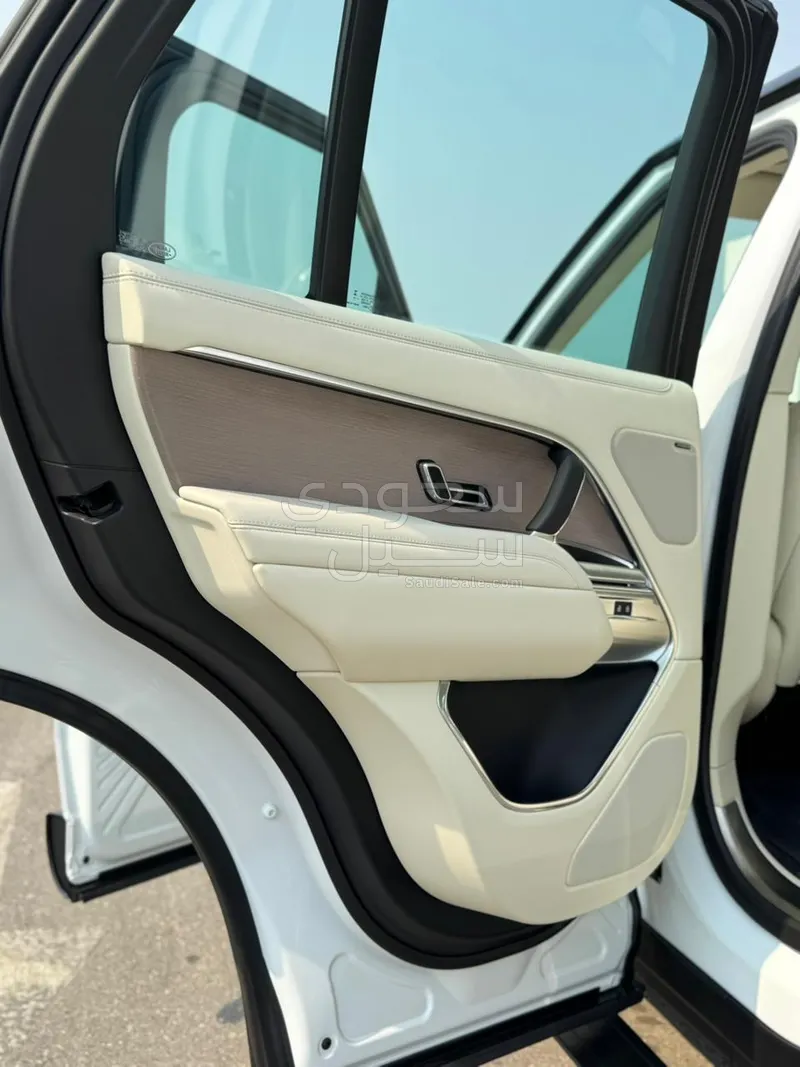 2024 لاند روفر رينج روفر فوج اس اي