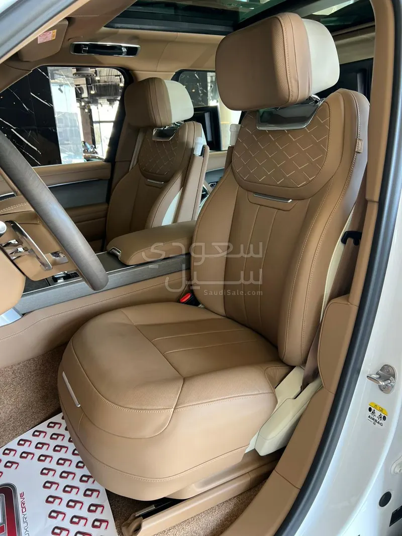 2025 لاند روفر رينج روفر اس في اوتوبيوغرافي