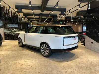 2025 لاند روفر رينج روفر اس في اوتوبيوغرافي