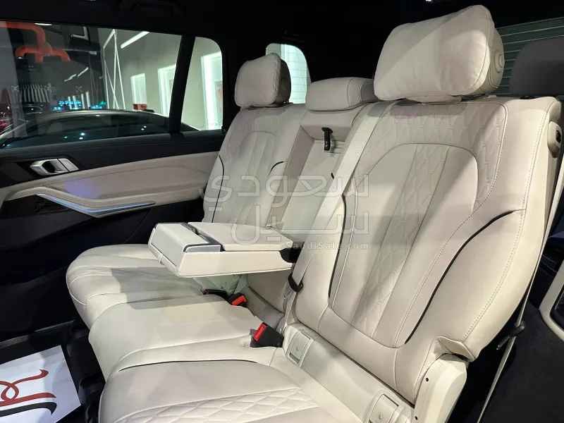 2024 BMW X Series 7