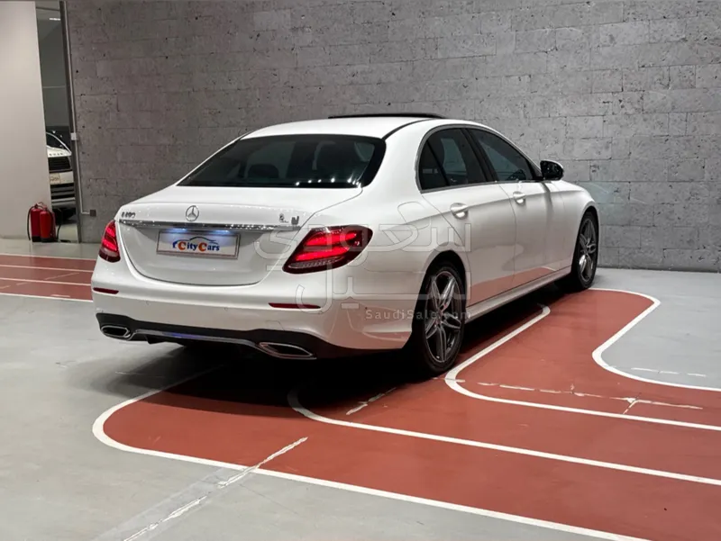 2018 مرسيدس - بنز إي 200