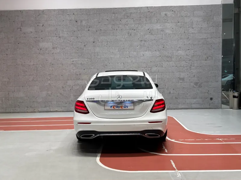 2018 مرسيدس - بنز إي 200