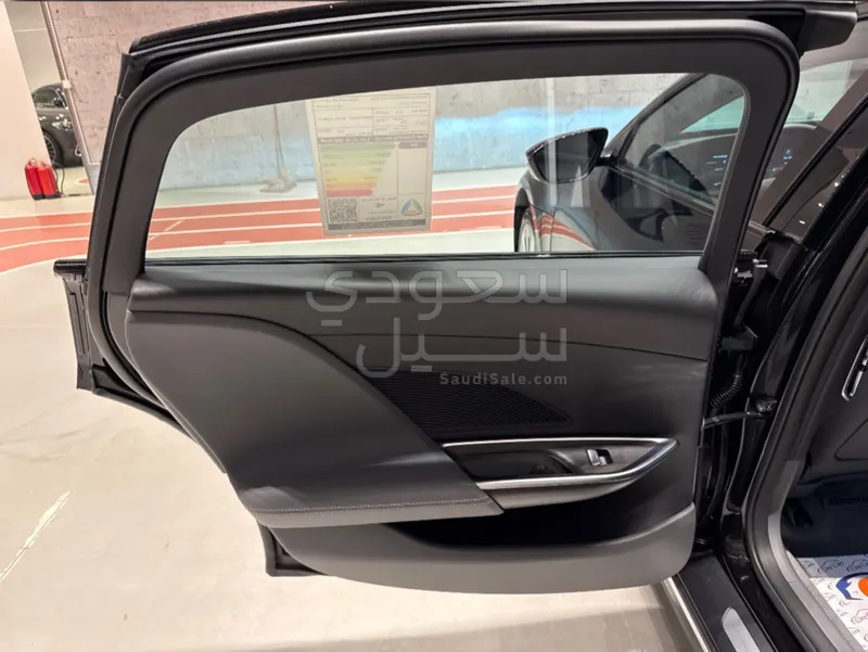 2025 لوسيد اير تورينج