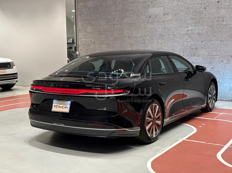 2025 لوسيد اير تورينج