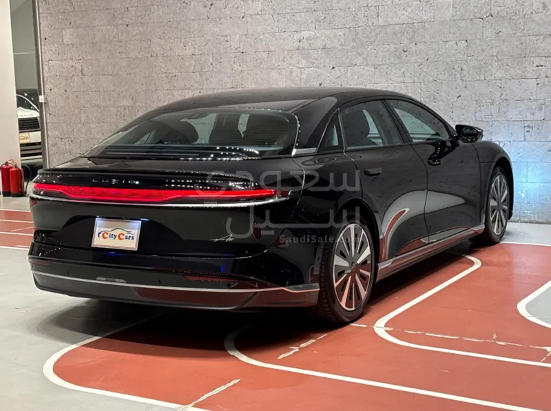 2025 لوسيد اير تورينج