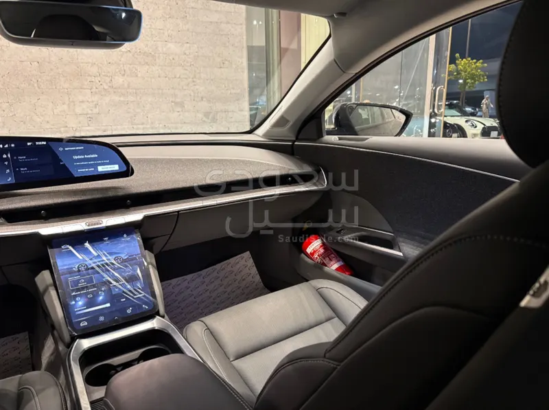 2025 لوسيد اير تورينج