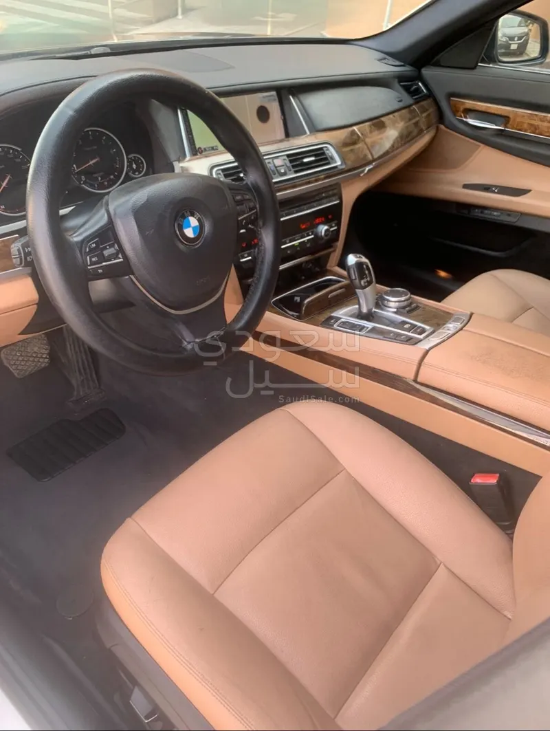 2015 بي ام دبليو الفئة السابعة 730 إل أي