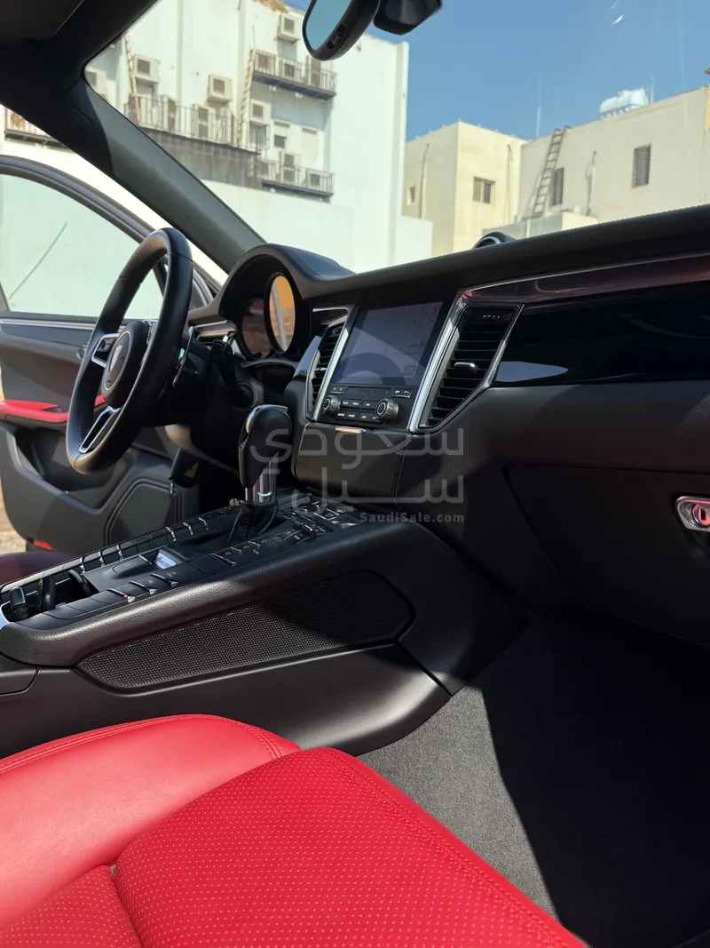 2018 بورش ماكان