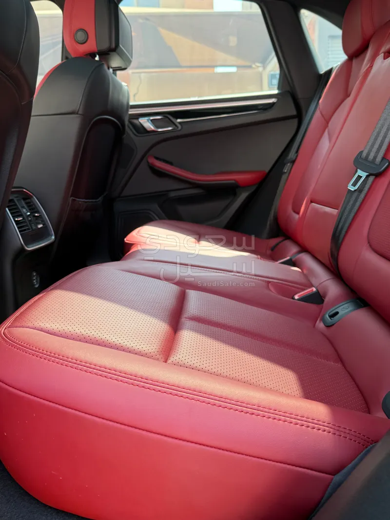 2018 بورش ماكان