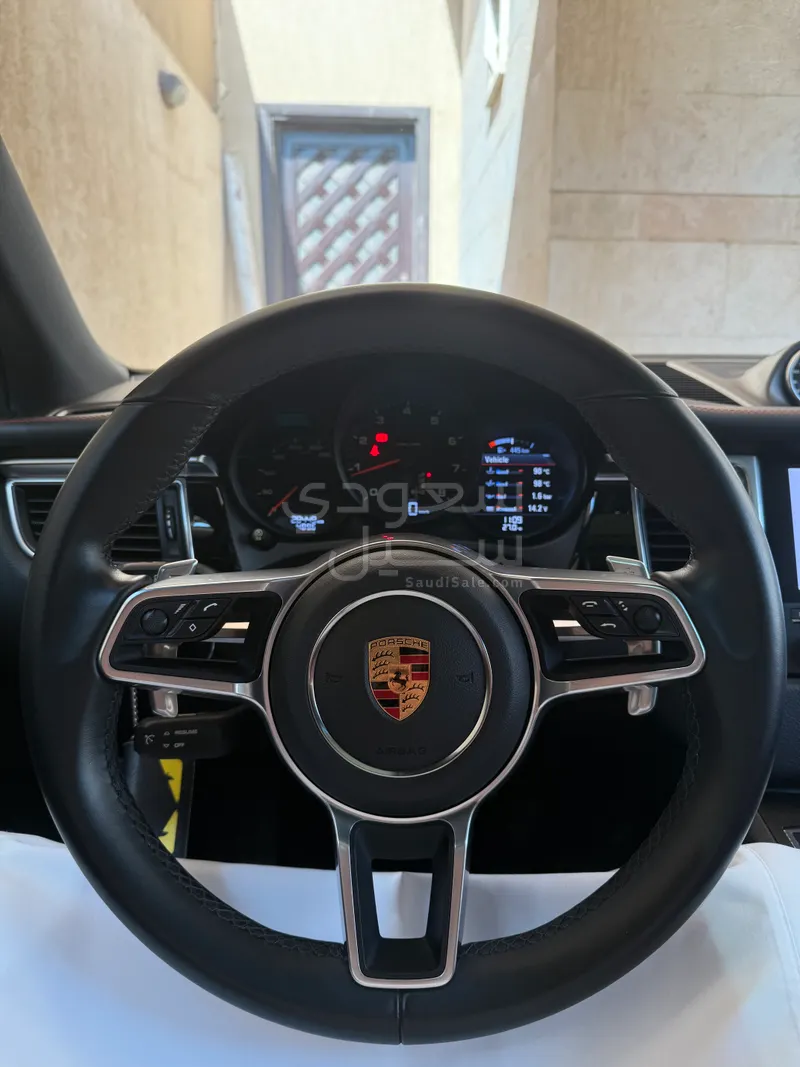 2018 بورش ماكان