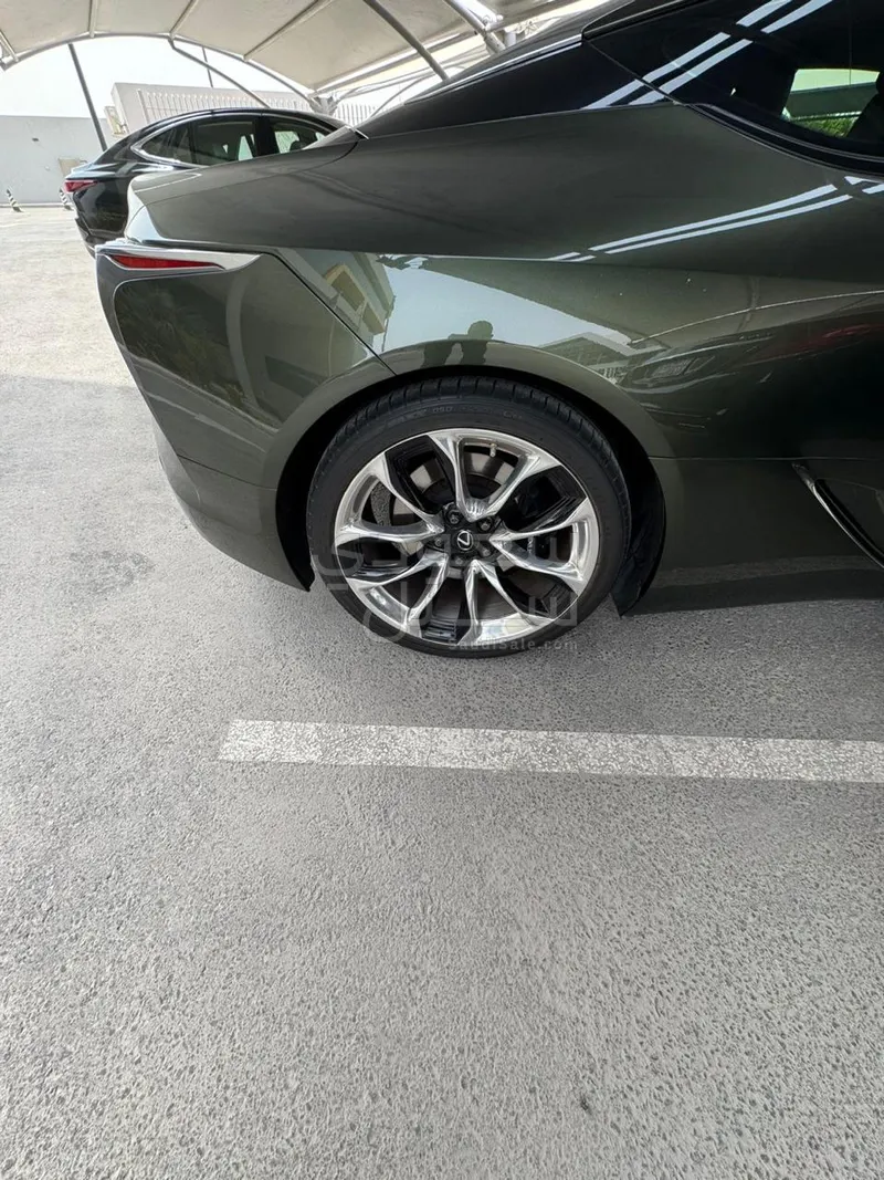 2022 لكزس إل سي 500