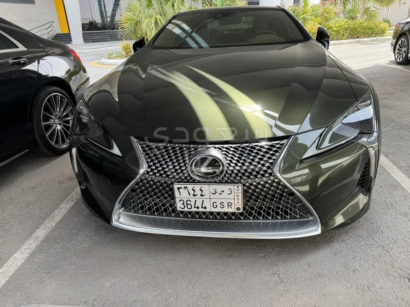2022 لكزس إل سي 500