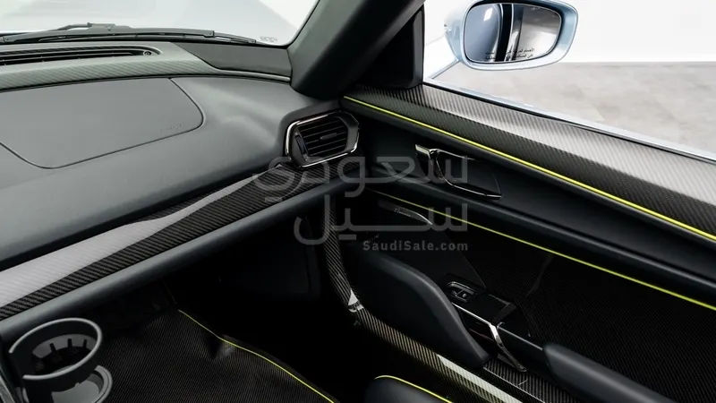 2015 بورش 918 سبايدر