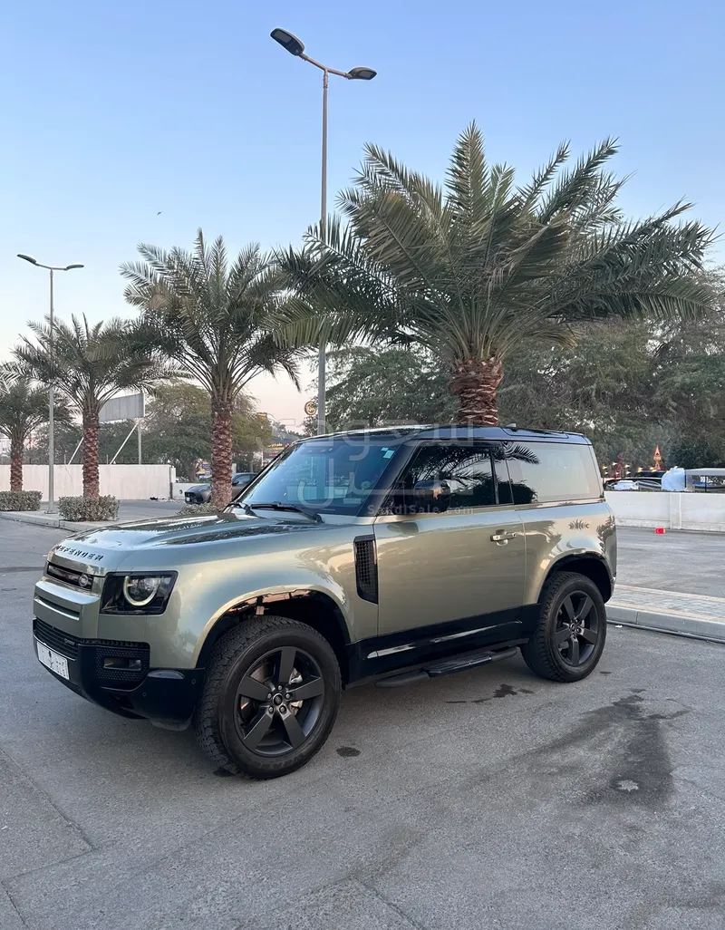 2023 لاند روفر ديفيندر 90