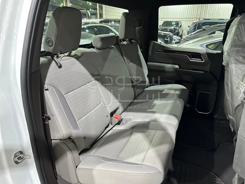 2023 شفروليه سلفرادو تريل بوس