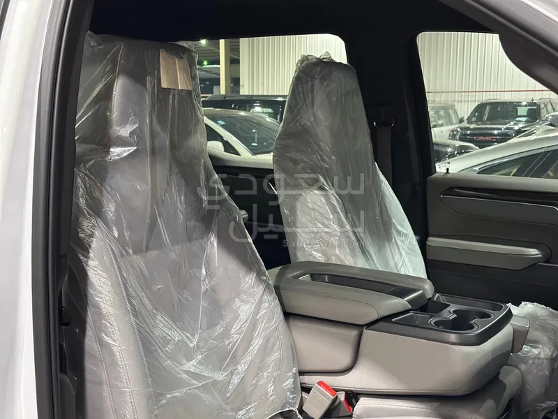 2023 شفروليه سلفرادو تريل بوس