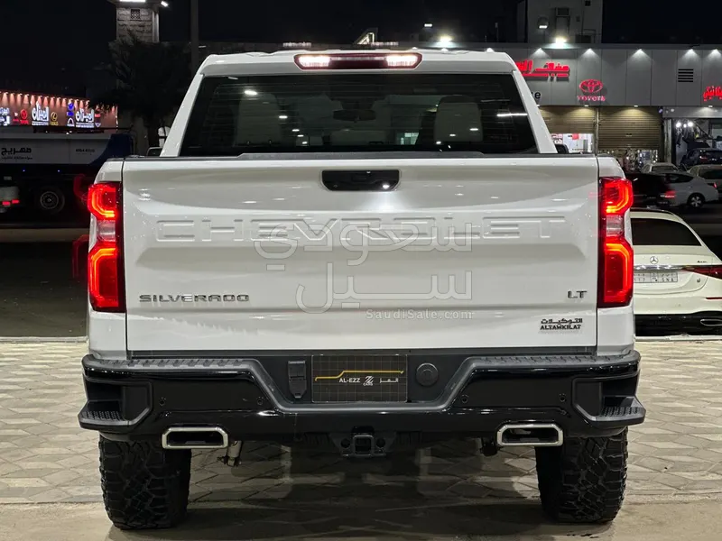 2023 شفروليه سلفرادو تريل بوس