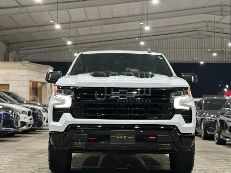 2023 شفروليه سلفرادو تريل بوس