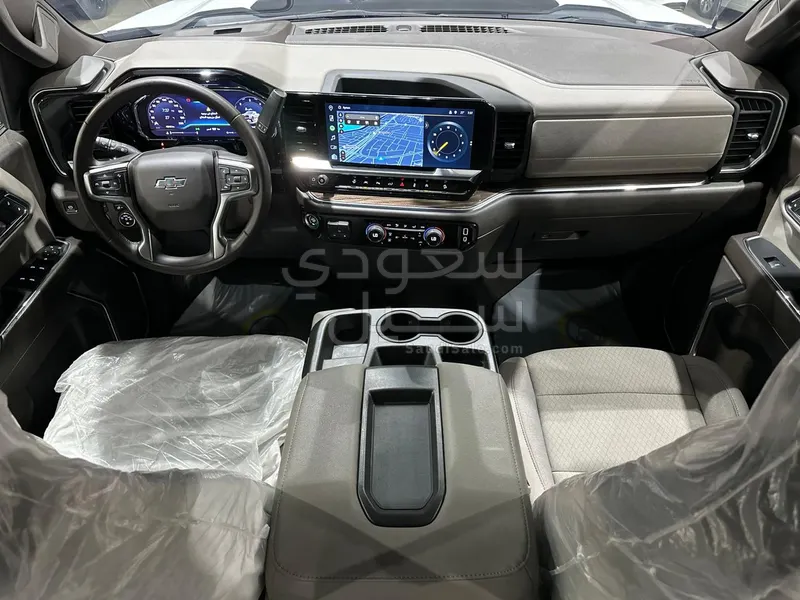 2023 شفروليه سلفرادو تريل بوس