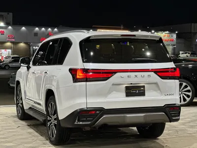 2023 لكزس إل إكس 600