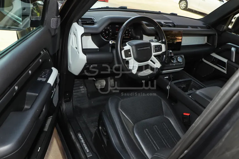 2022 لاند روفر ديفيندر اتش اس اي