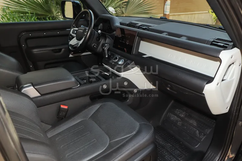2022 لاند روفر ديفيندر اتش اس اي