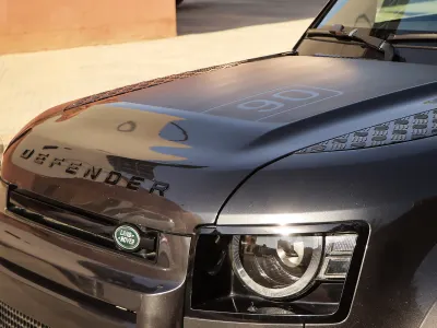 2022 لاند روفر ديفيندر اتش اس اي