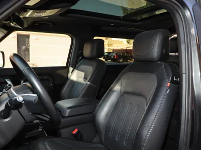 2022 لاند روفر ديفيندر اتش اس اي