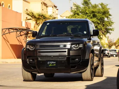 2022 لاند روفر ديفيندر اتش اس اي