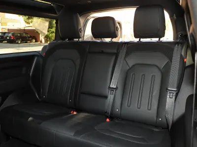 2022 لاند روفر ديفيندر اتش اس اي