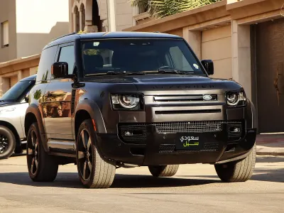 2022 لاند روفر ديفيندر اتش اس اي