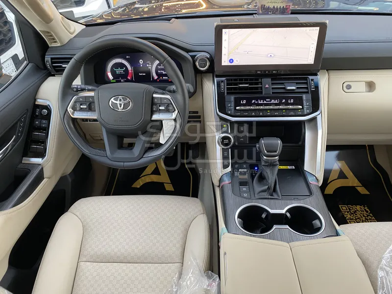 2025 تويوتا لاند كروزر في اكس ار