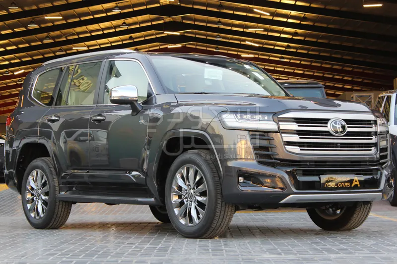 2025 تويوتا لاند كروزر في اكس ار