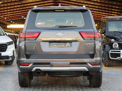 2025 تويوتا لاند كروزر في اكس ار