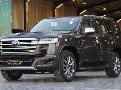 2025 تويوتا لاند كروزر في اكس ار