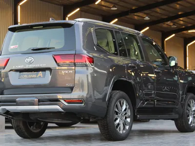 2025 تويوتا لاند كروزر في اكس ار