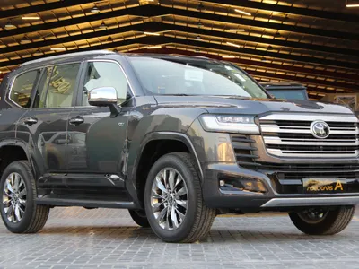 2025 تويوتا لاند كروزر في اكس ار