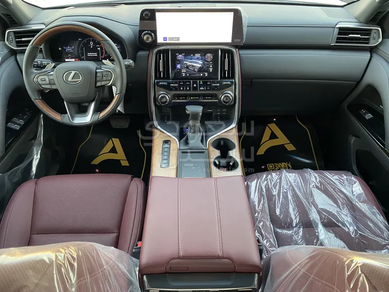 2025 لكزس إل إكس 600